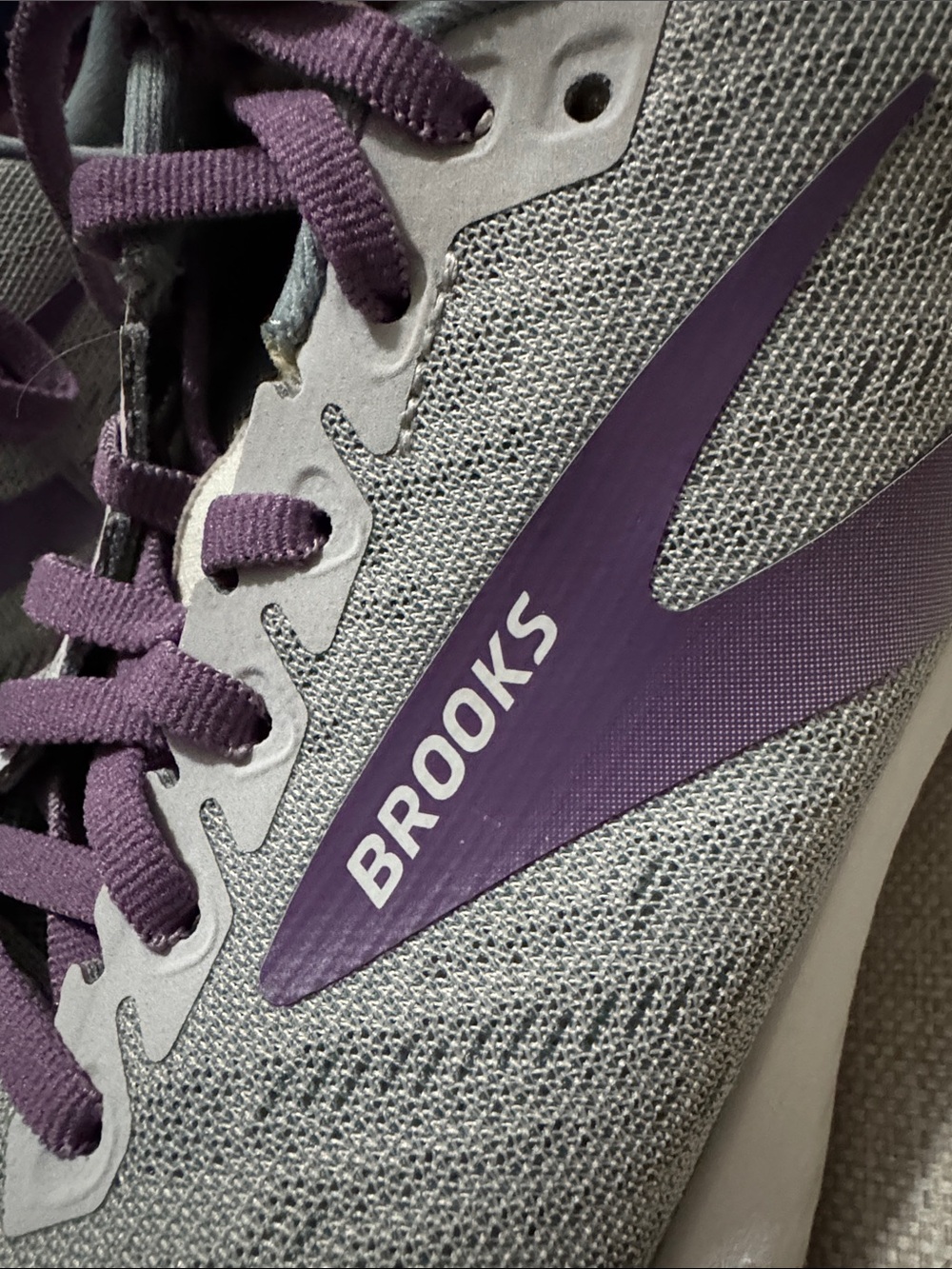Wmns Sz 10 Brooks Launch 7 Medium Neutral Running Shoes-Gray/Purple/White-GUC - Picture 5 of 16